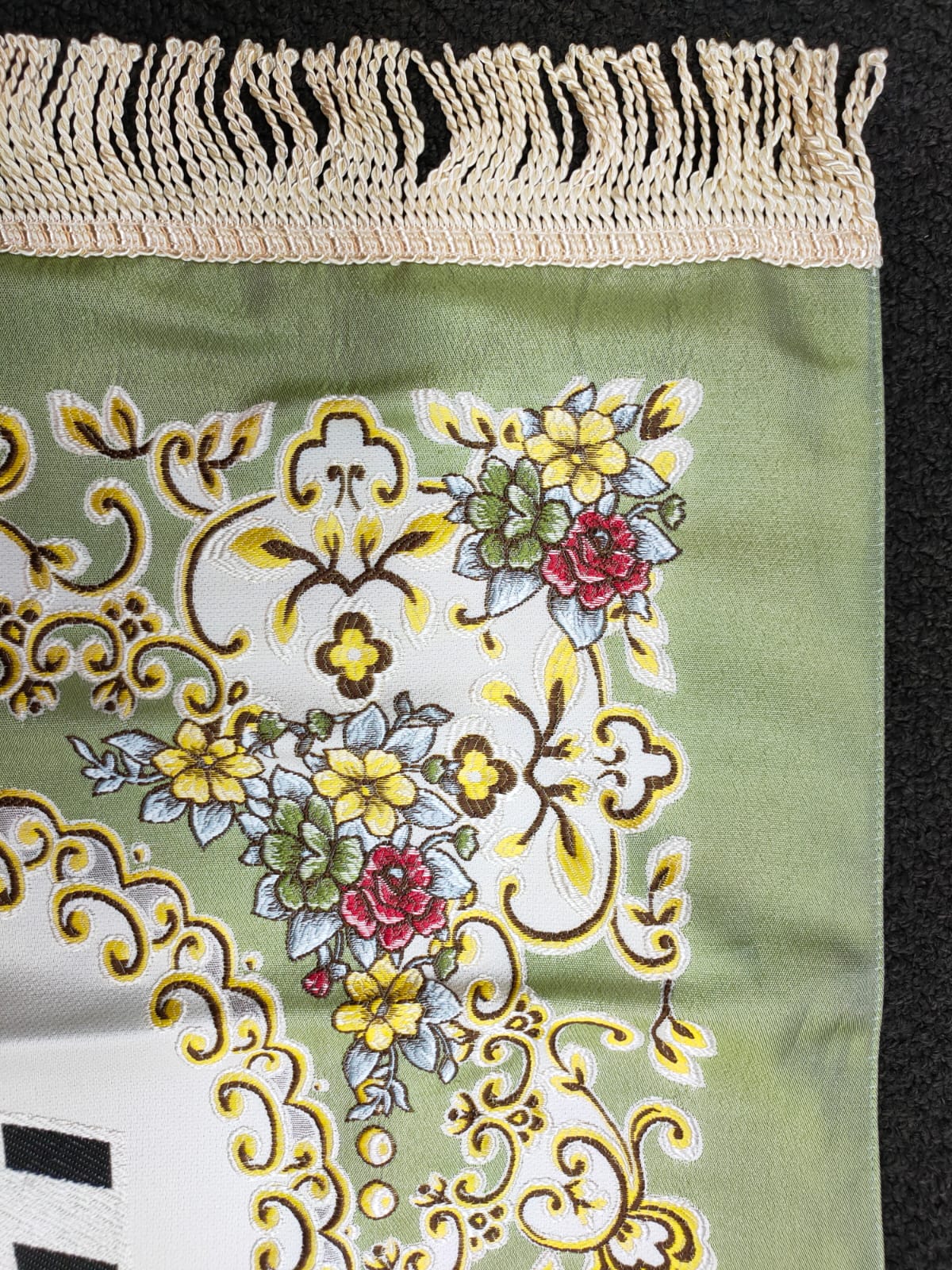 Embroidered Prayer Rug in Green - Image 3