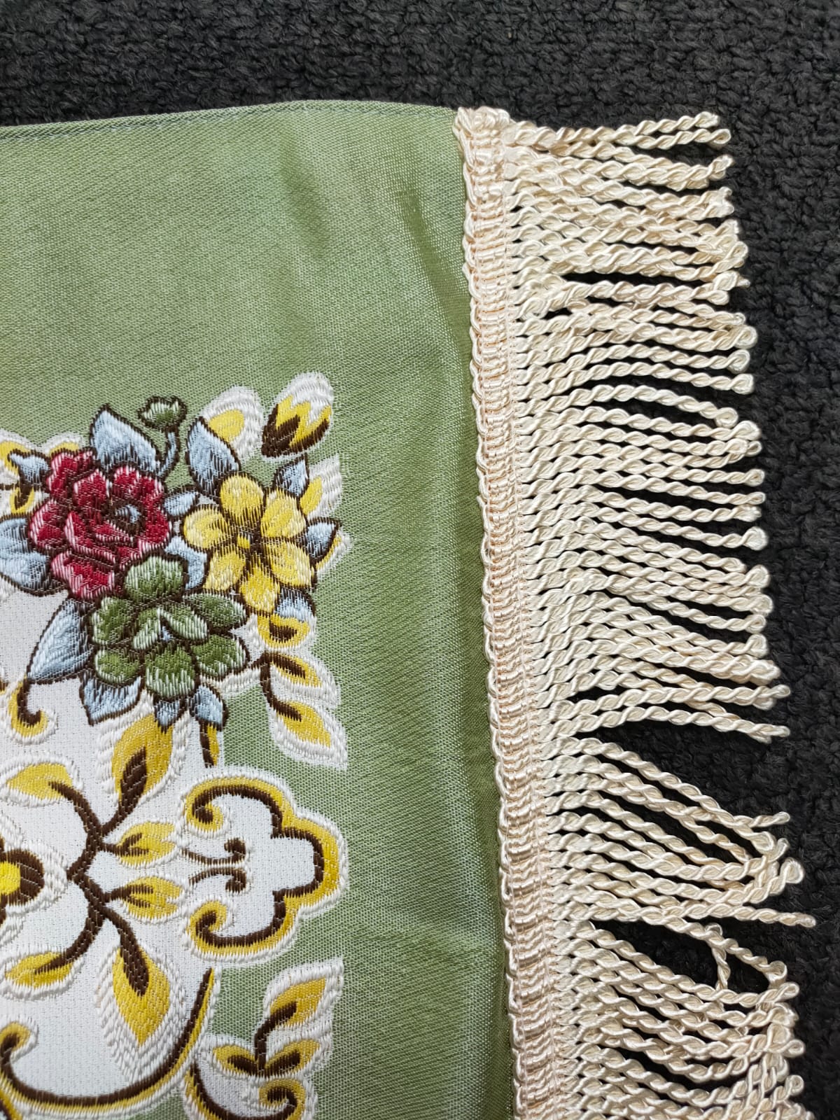 Embroidered Prayer Rug in Green - Image 4