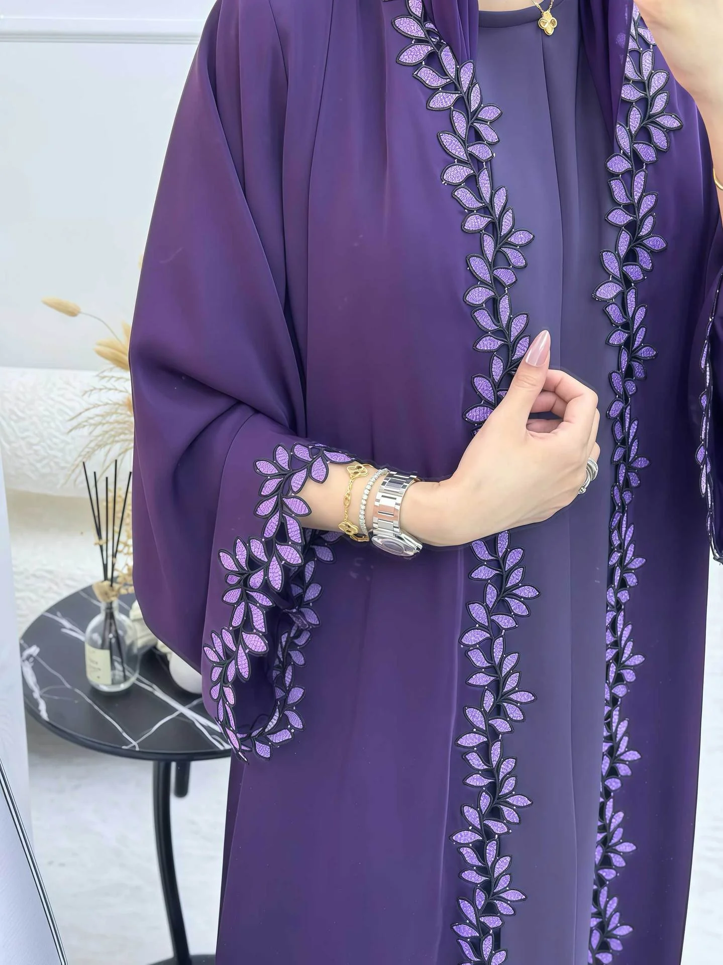 Floral Decorative Open Abaya - Image 5
