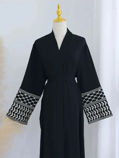 Keffiyeh Sleeve Abaya - Black - Image 3