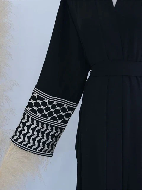 Keffiyeh Sleeve Abaya - Black - Image 4