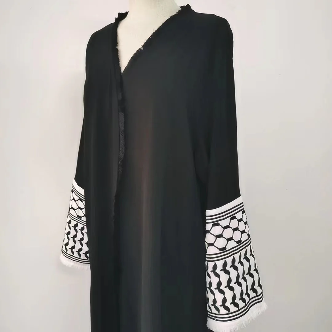 Keffiyeh Sleeve Open Abaya in Black (clearance item online only) - Image 5