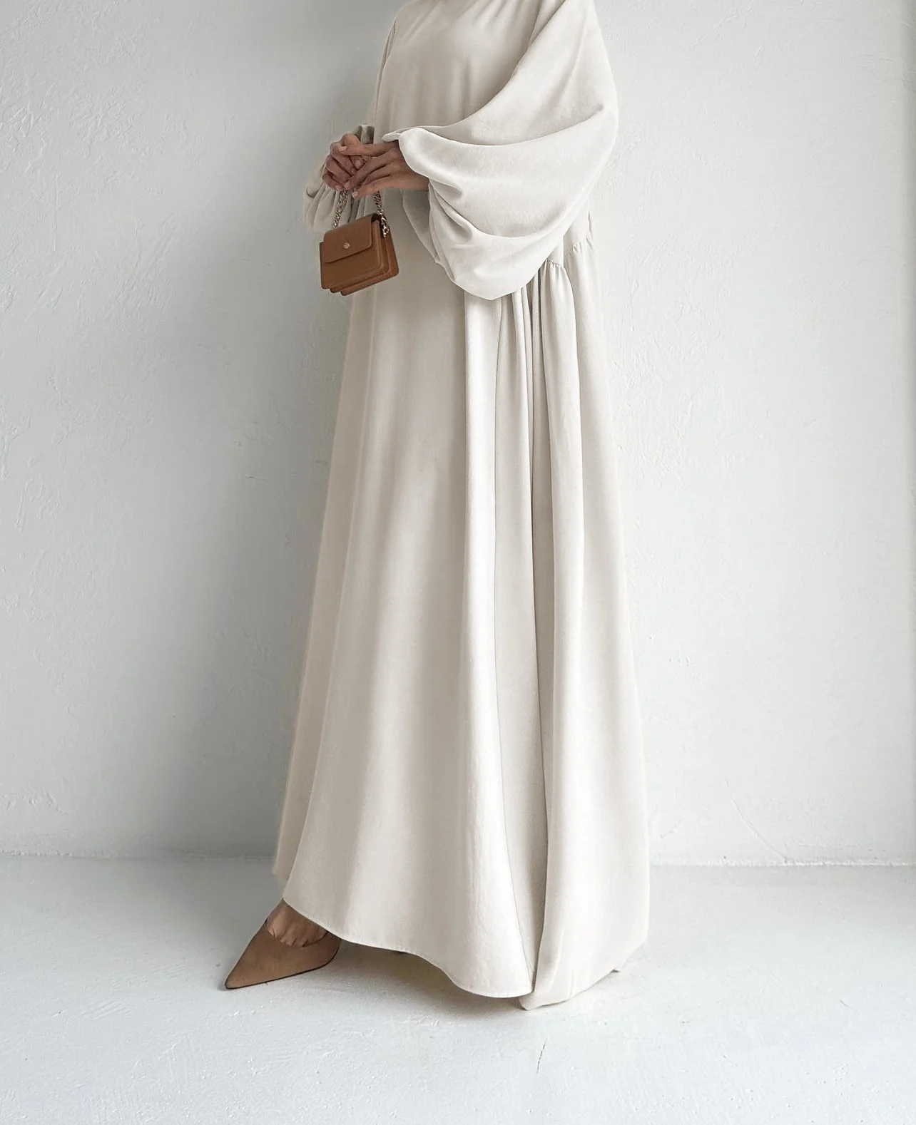 Modest Summer Abaya in Cream Beige (clearance online only) - Image 4
