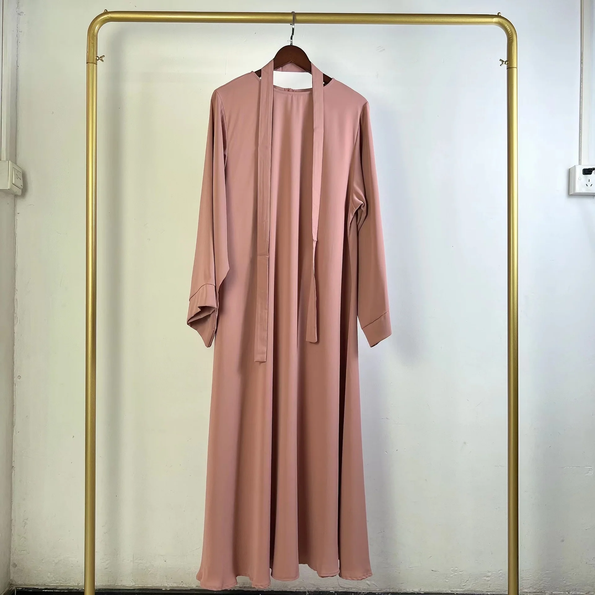 Plain Abaya in Dusty Pink (clearance online only) - Image 2