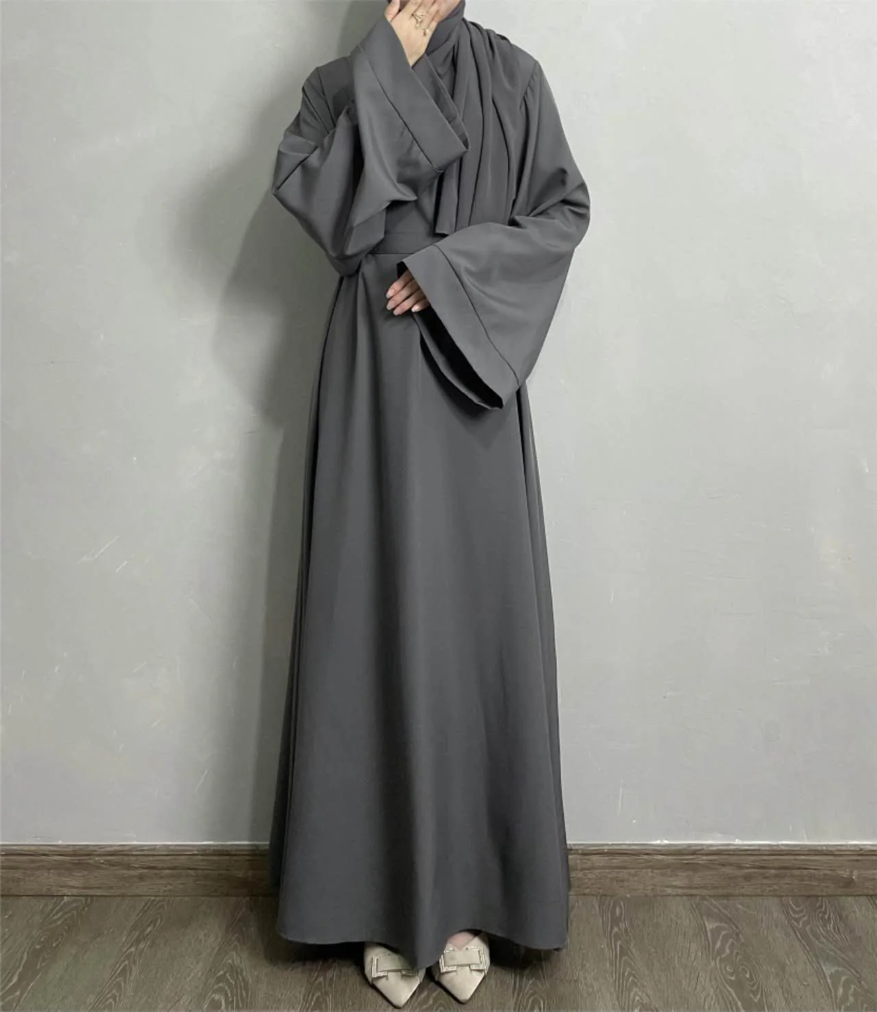 Plain Abaya in Pearl Grey - clearance online only - Image 4