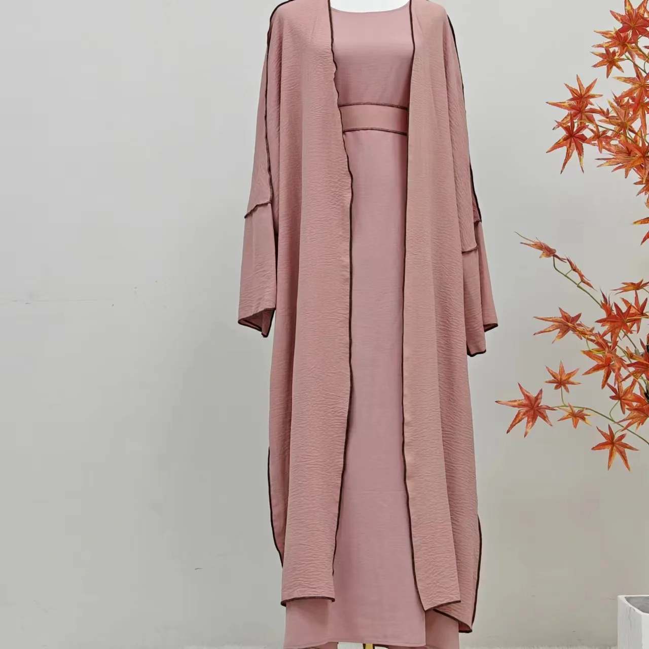 Summer Abaya 2-Piece Set in Pink - clearance online only - Image 4