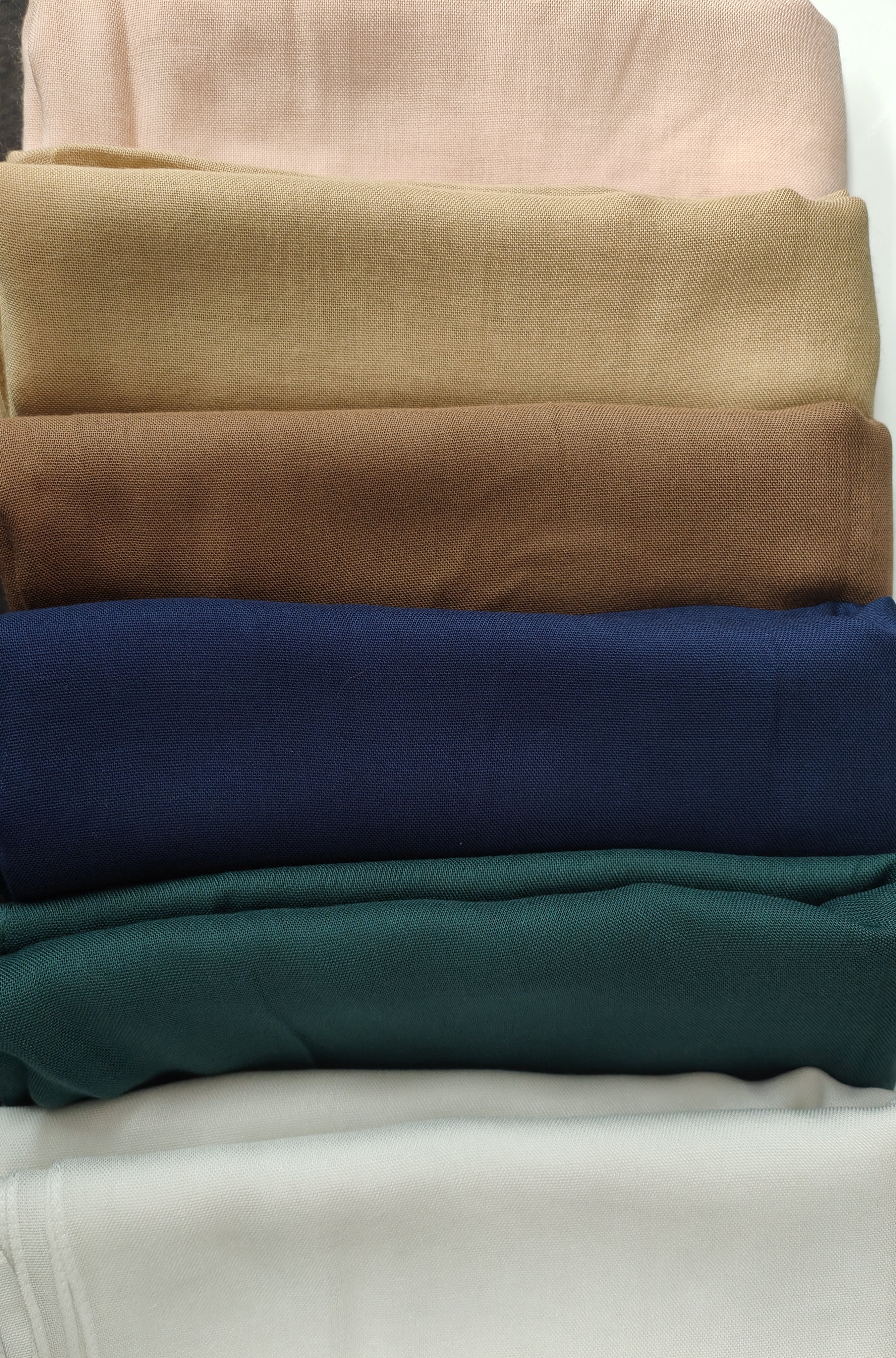 Viscose Hijab Gift Box With Magnetic Pins Triple Pack - Image 12